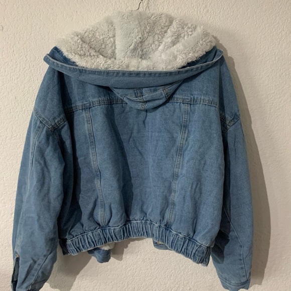 Cozy Oversized Denim Jacket - Picture 2 of 5